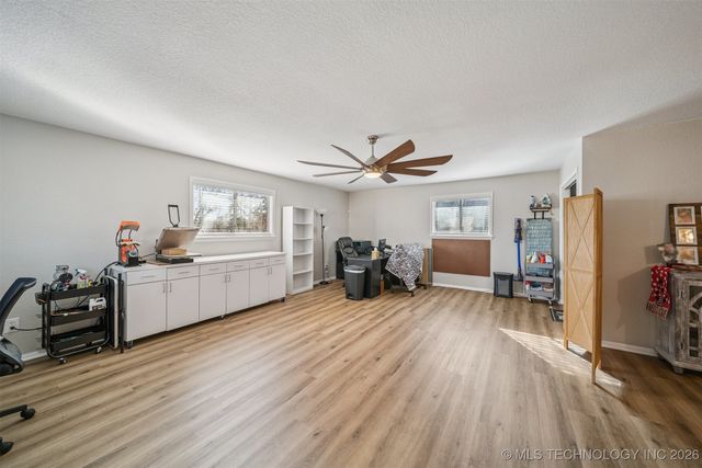 3111 S Saddle Rock Road, Sand Springs, OK 74063