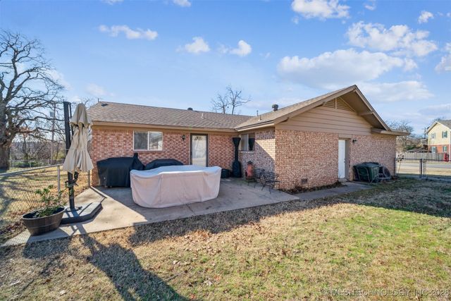 3111 S Saddle Rock Road, Sand Springs, OK 74063