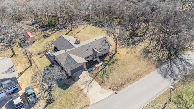 3111 S Saddle Rock Road, Sand Springs, OK 74063