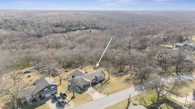 3111 S Saddle Rock Road, Sand Springs, OK 74063