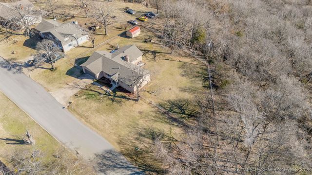 3111 S Saddle Rock Road, Sand Springs, OK 74063