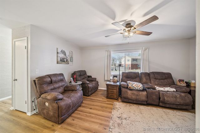 3111 S Saddle Rock Road, Sand Springs, OK 74063