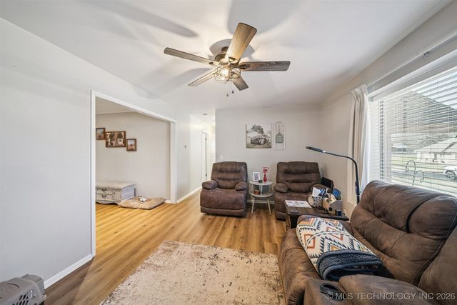 3111 S Saddle Rock Road, Sand Springs, OK 74063