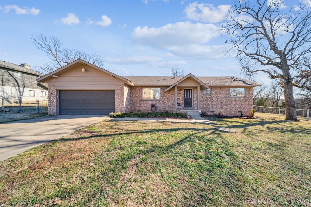 3111 S Saddle Rock Road, Sand Springs, OK 74063