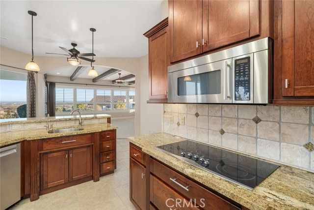 5495 Vista Serrano, Paso Robles, CA 93446