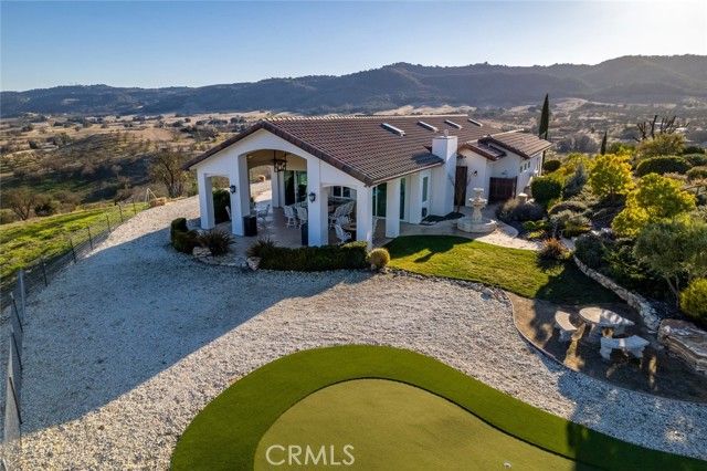 5495 Vista Serrano, Paso Robles, CA 93446