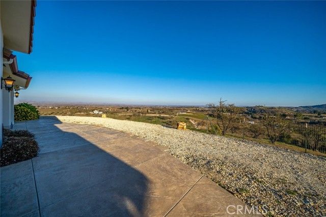 5495 Vista Serrano, Paso Robles, CA 93446