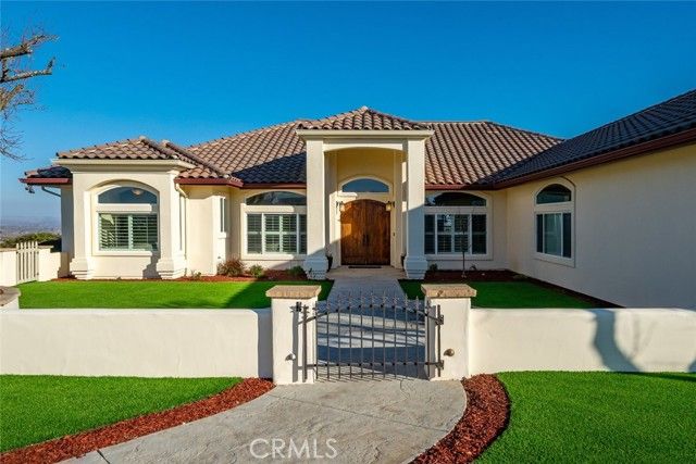 5495 Vista Serrano, Paso Robles, CA 93446