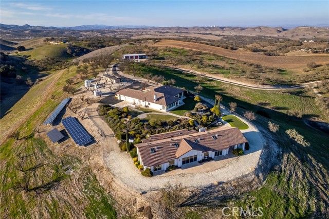 5495 Vista Serrano, Paso Robles, CA 93446