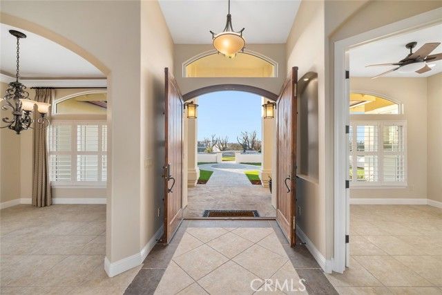 5495 Vista Serrano, Paso Robles, CA 93446