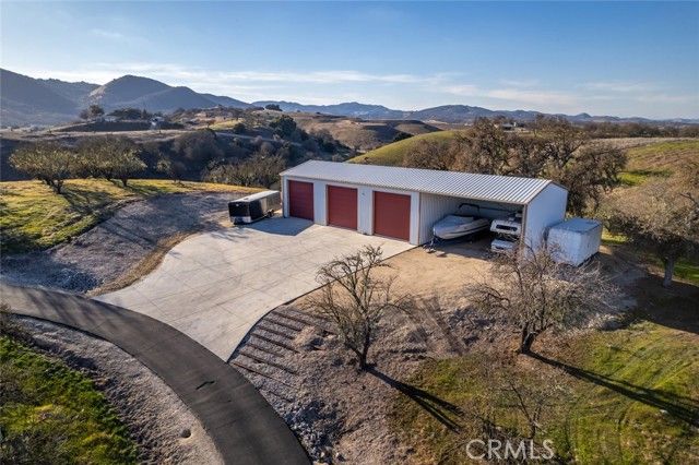 5495 Vista Serrano, Paso Robles, CA 93446