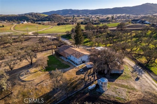 5495 Vista Serrano, Paso Robles, CA 93446