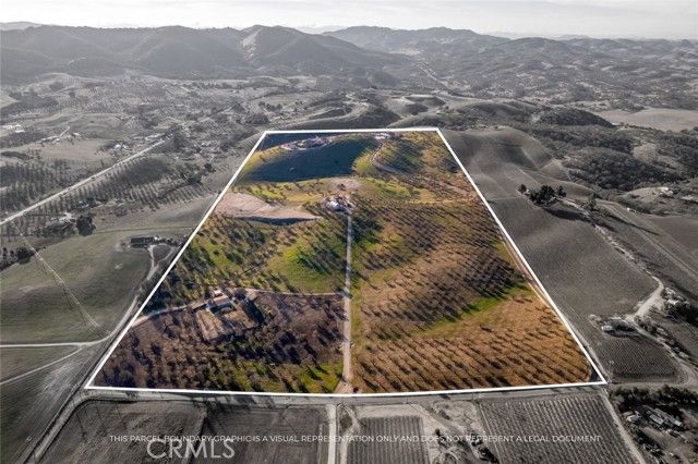 5495 Vista Serrano, Paso Robles, CA 93446