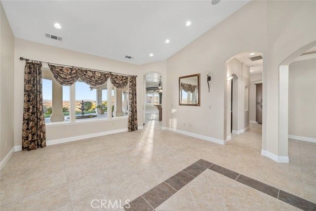 5495 Vista Serrano, Paso Robles, CA 93446