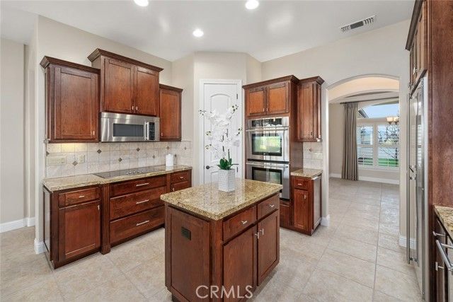 5495 Vista Serrano, Paso Robles, CA 93446