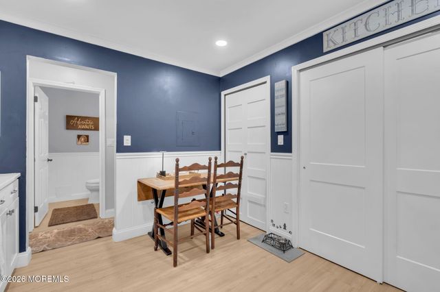 17 Richmond Court, Tinton Falls, NJ 07712