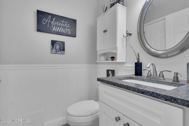 17 Richmond Court, Tinton Falls, NJ 07712