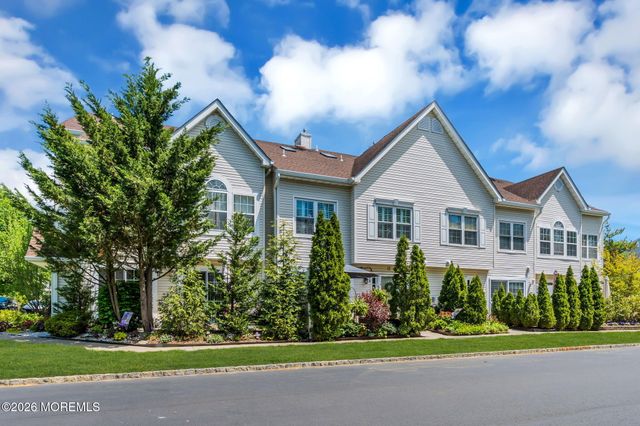 17 Richmond Court, Tinton Falls, NJ 07712
