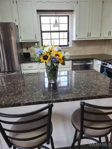 85 Price Road, Wetumpka, AL 36093