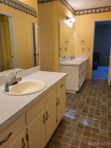 85 Price Road, Wetumpka, AL 36093