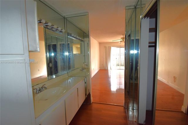 3081 NW 123rd Ave, Sunrise, FL 33323