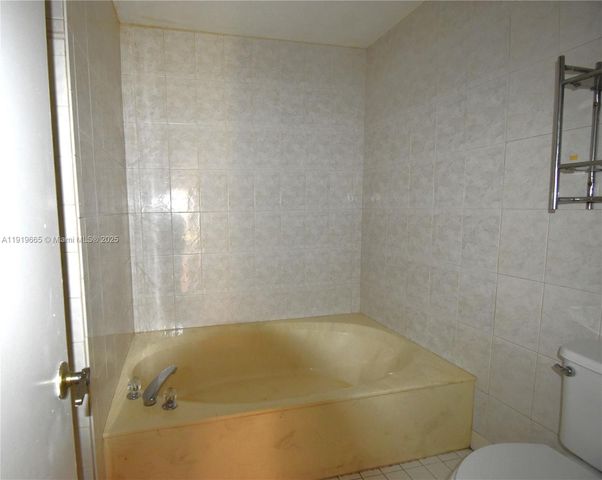 3081 NW 123rd Ave, Sunrise, FL 33323