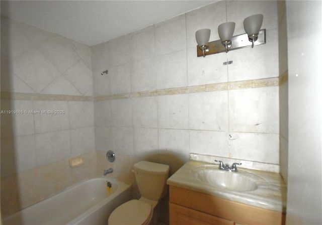 3081 NW 123rd Ave, Sunrise, FL 33323