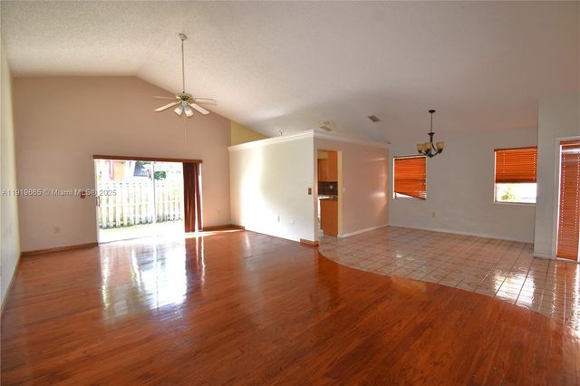 3081 NW 123rd Ave, Sunrise, FL 33323