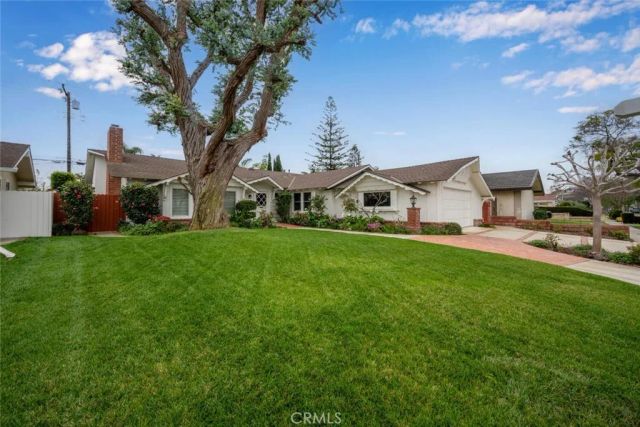 2692 Salmon Drive, Rossmoor, CA 90720