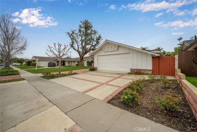 2692 Salmon Drive, Rossmoor, CA 90720