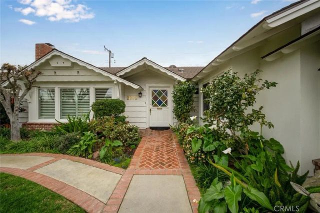 2692 Salmon Drive, Rossmoor, CA 90720