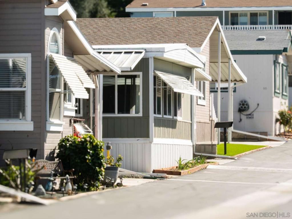 1351 Pepper Dr SPC 62, El Cajon, CA 92021