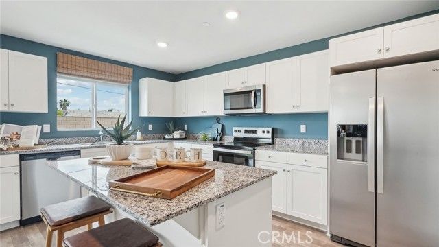 482 Baneberry Place, San Jacinto, CA 92582