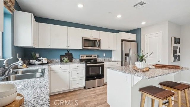 482 Baneberry Place, San Jacinto, CA 92582