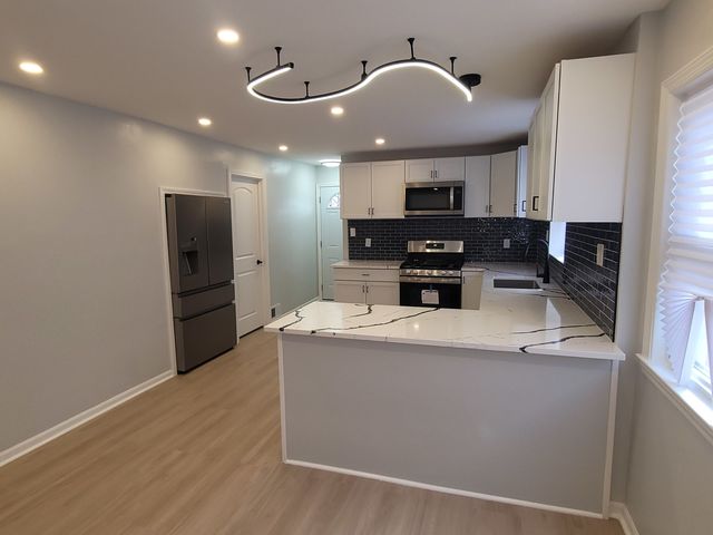 10755 S Vernon Avenue, Chicago, IL 60628