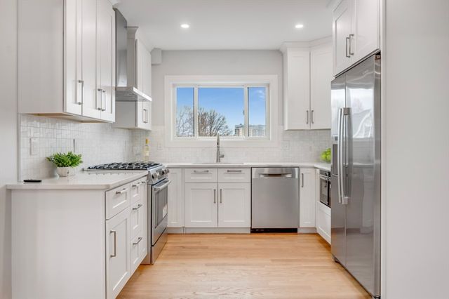 15 Melville 15, Somerville, MA 02145
