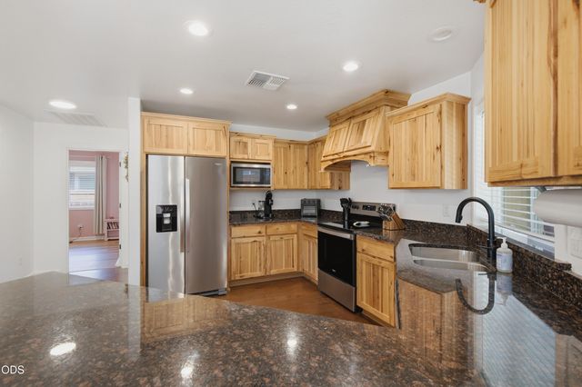 2036 SW Truman Way, Grants Pass, OR 97526
