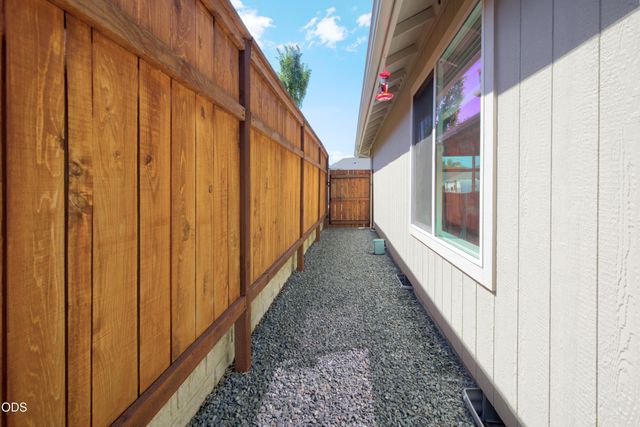 2036 SW Truman Way, Grants Pass, OR 97526