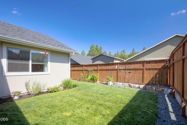 2036 SW Truman Way, Grants Pass, OR 97526