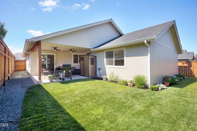 2036 SW Truman Way, Grants Pass, OR 97526