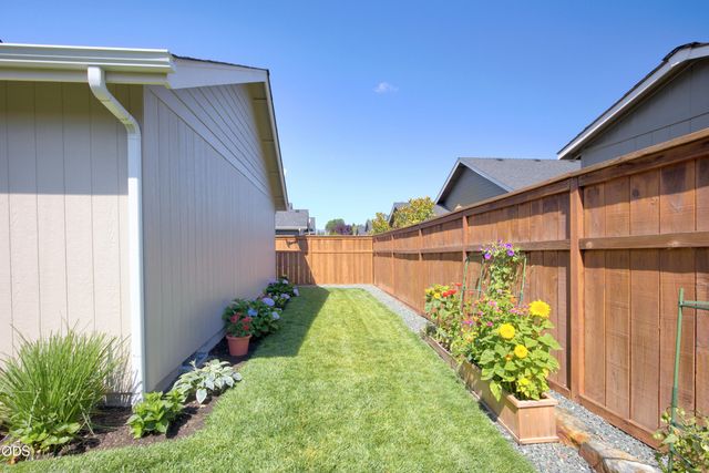 2036 SW Truman Way, Grants Pass, OR 97526
