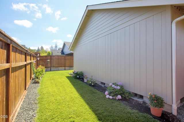 2036 SW Truman Way, Grants Pass, OR 97526