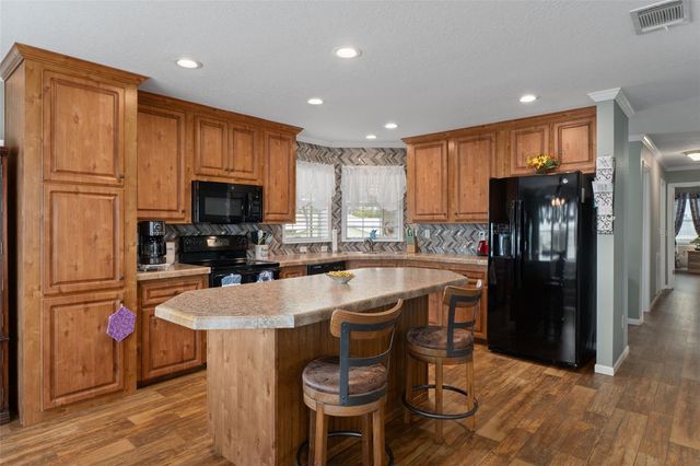 37533 GILL AVENUE, Zephyrhills, FL 33541