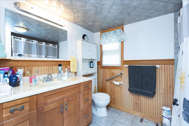 9 Beaver Lake Road, Derry, NH 03038