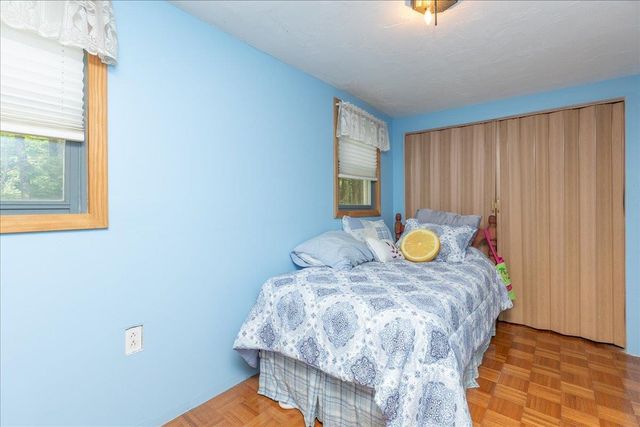 9 Beaver Lake Road, Derry, NH 03038