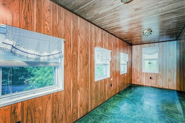 9 Beaver Lake Road, Derry, NH 03038
