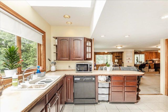 9 Beaver Lake Road, Derry, NH 03038
