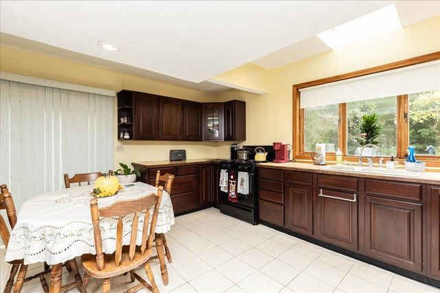 9 Beaver Lake Road, Derry, NH 03038