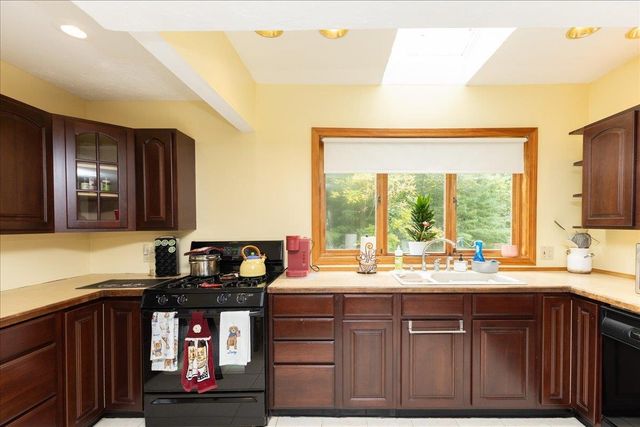 9 Beaver Lake Road, Derry, NH 03038