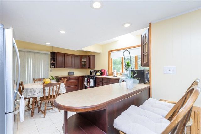 9 Beaver Lake Road, Derry, NH 03038